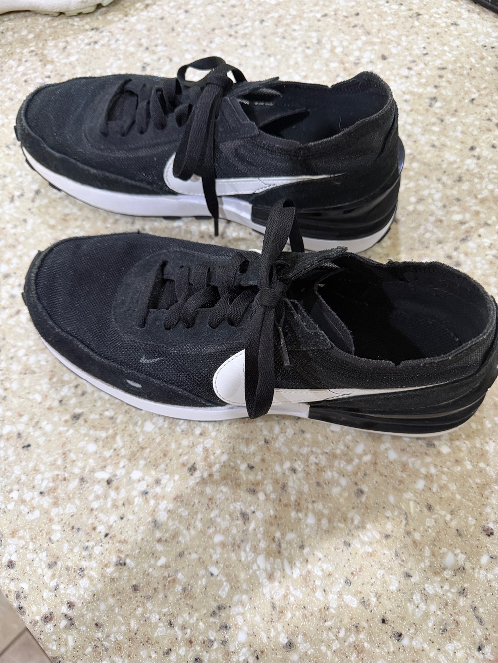 Nike Men's Black and White Athletic Shoes